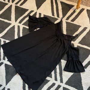 BLACK SHOULDERLESS DRESS
